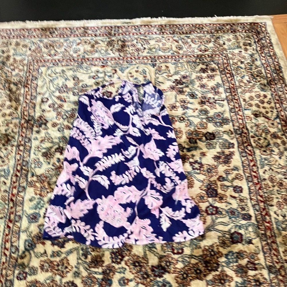 I am selling a very nice dress that cost a lot money
